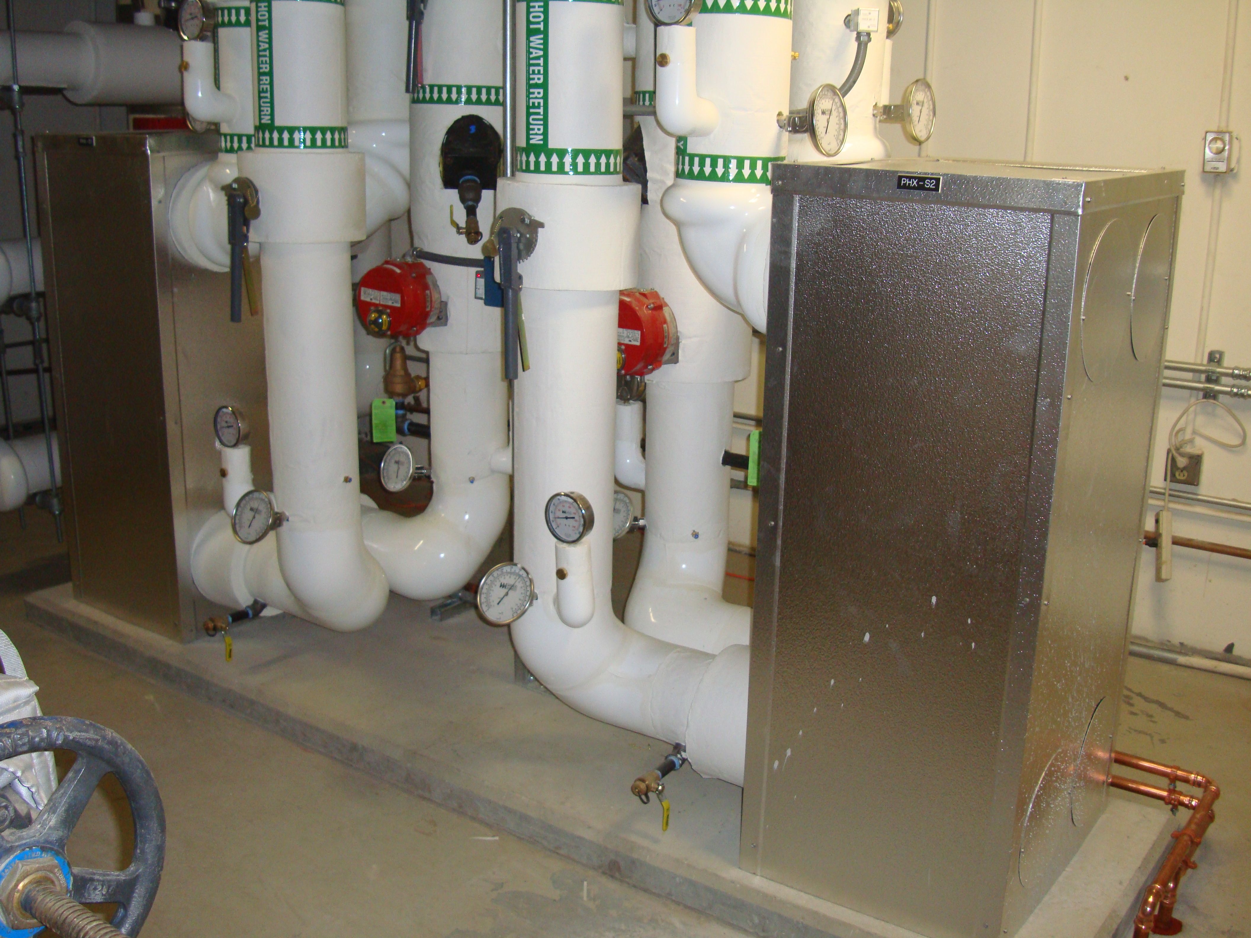 Face_to_face_64927s_with_piping(1)